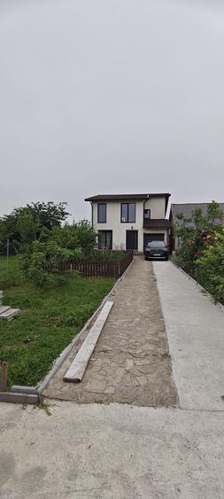 Casă cu 4 camere decomandat în Tuzla