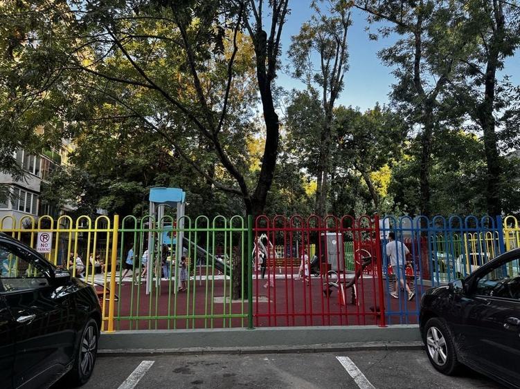 Apartament cu 2 camere decomandat, mobilat în Eroii Revoluției