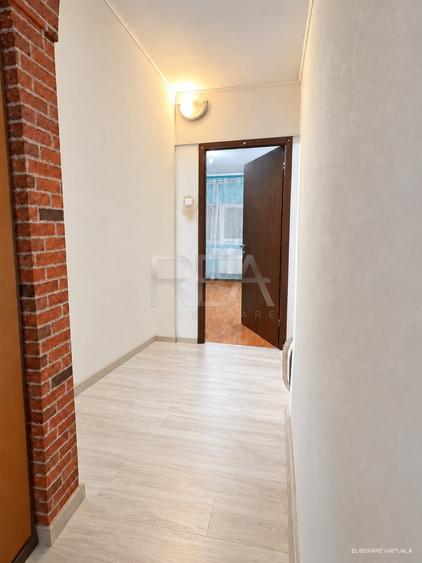 Apartament cu 3 camere decomandat în Apusului