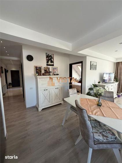 Apartament cu 4 camere, mobilat în Tractorul