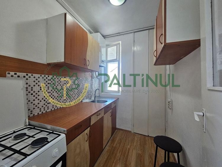 Apartament cu 2 camere nedecomandat, mobilat în Mihai Viteazul