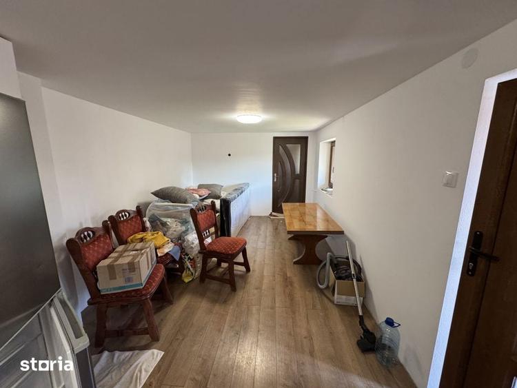 Casă cu 3 camere cu Teren 1200 Mp în Central
