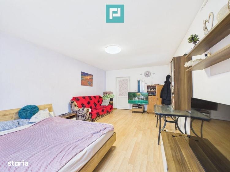 Casa P+E cu doua apartamente, zona Dragasani - 18