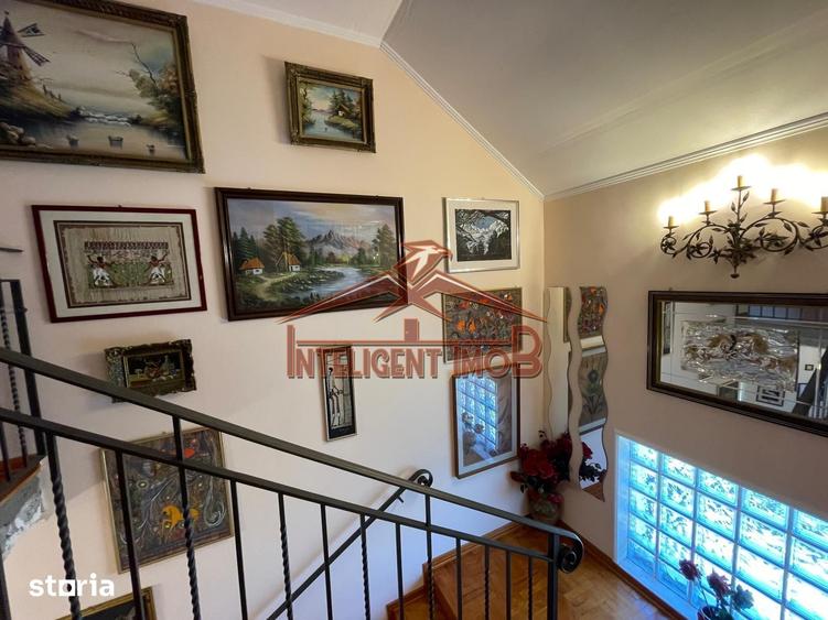 Casă cu 5 camere decomandat cu Teren 900 Mp în Mândra