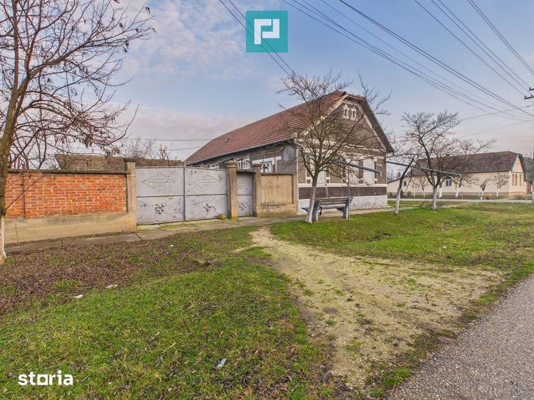 Casă cu 3 camere cu Teren 2800 Mp în Central