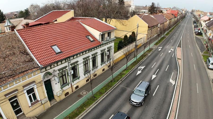 Casă individuală cu 13 camere cu Canalizare în Elisabetin
