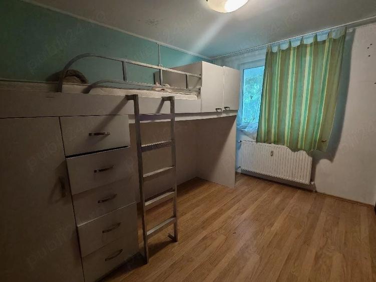 Apartament cu 3 camere semidecomandat, mobilat în Titan