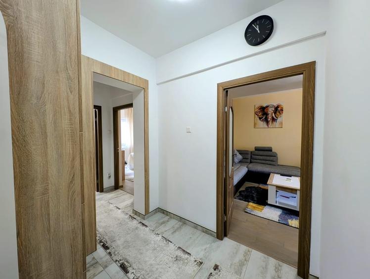 Apartament cu 2 camere decomandat în Pajura