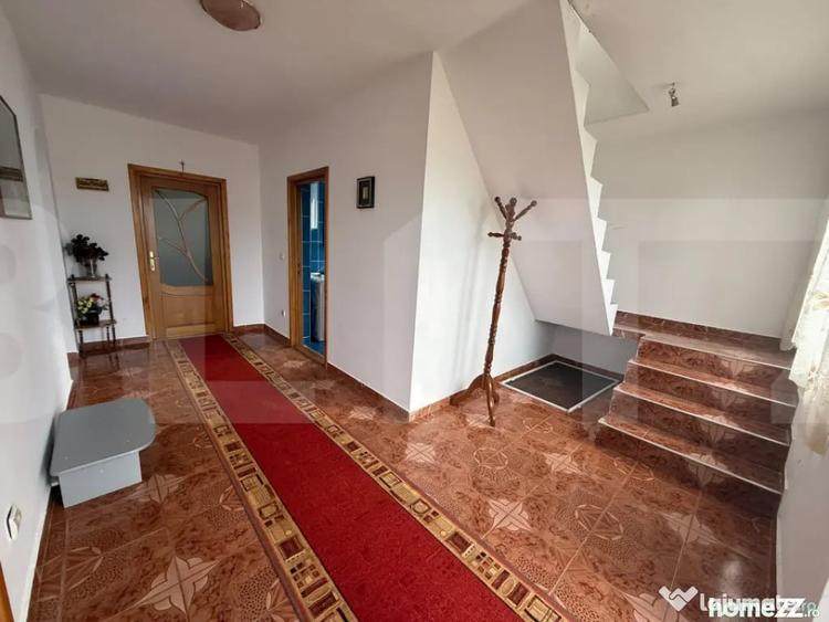 Casă cu 4 camere cu Teren 1287 Mp în Curtești