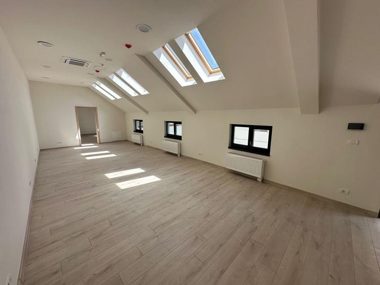 Birou, de 348 mp, în Ultracentral