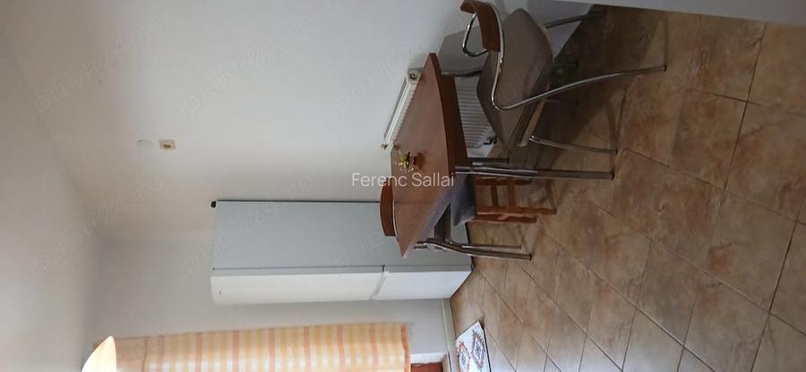 Apartament de doua camere de inchiriat.