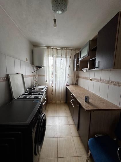 Apartament cu 2 camere decomandat în Podu Roș