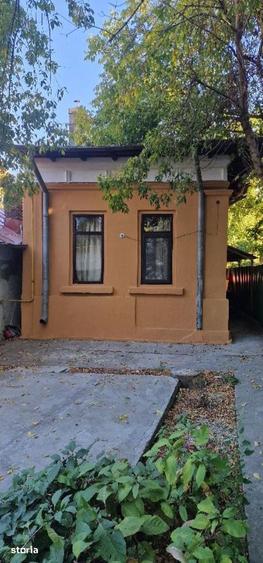 Casă cu 2 camere cu Teren 75 Mp în Iancului