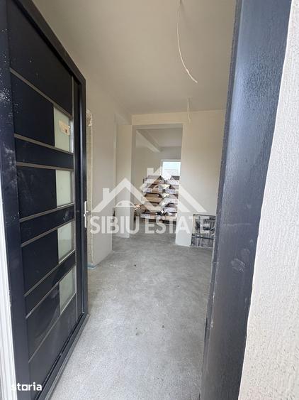 Casă cu 5 camere cu Teren 306 Mp în Central