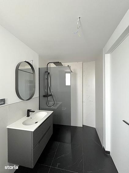 Apartament cu 4 camere semidecomandat în Floreasca