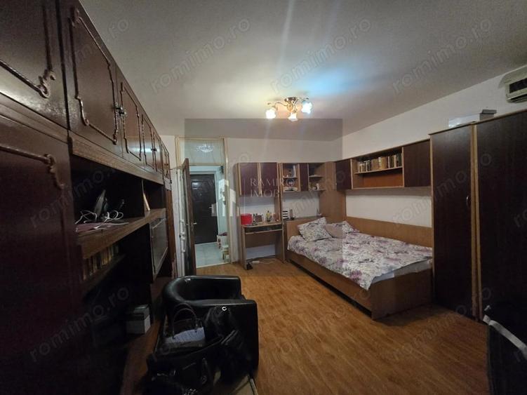 Garsonieră decomandată în Vitan