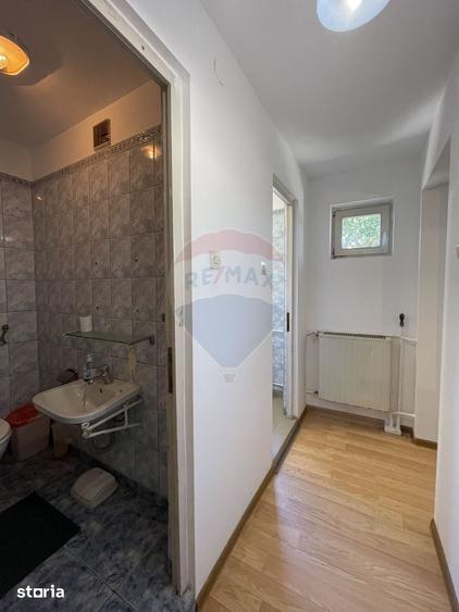 Casă cu 5 camere cu Teren 373 Mp în Dămăroaia