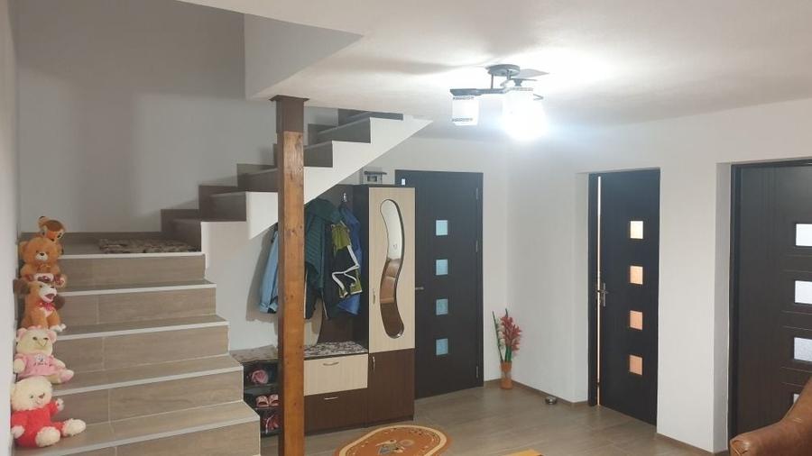 Casă cu 4 camere în Central