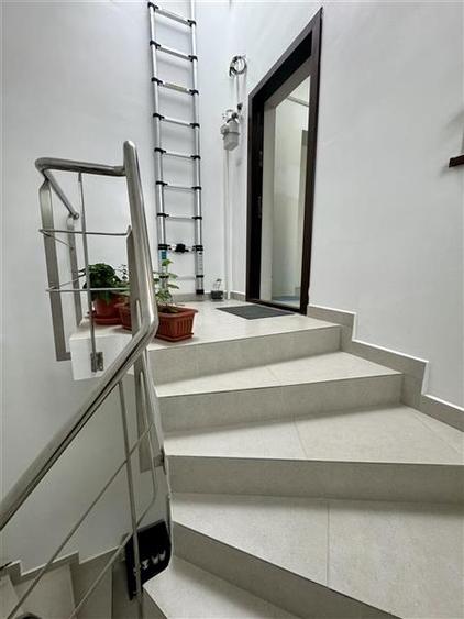 Apartament cu 3 camere decomandat în Dacia