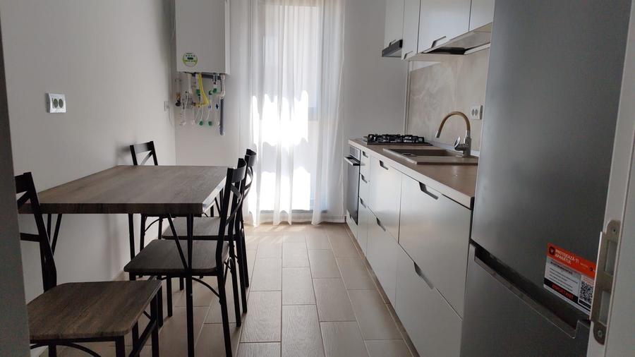 Apartament cu 2 camere decomandat în Cristian