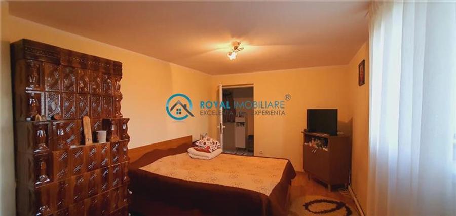 Casă cu 5 camere cu Teren 1800 Mp în Valea Călugărească