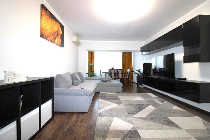 Apartament cu 3 camere decomandat, mobilat în Faleză