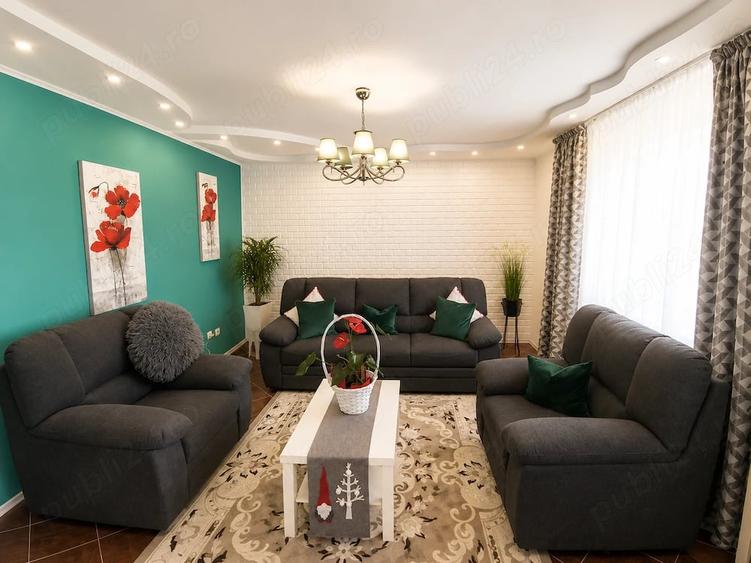 Casă cu Teren 1082 Mp în Vârfu Câmpului