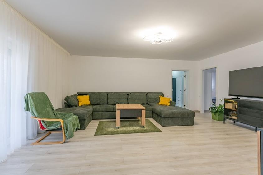 Casă individuală cu 5 camere cu Teren 652 Mp în Hărman