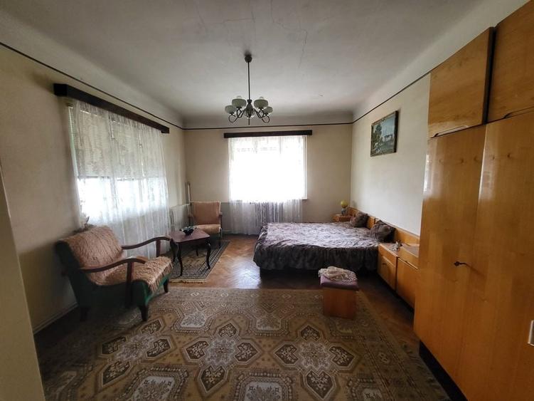 Casă cu 4 camere în Dosu Bricii