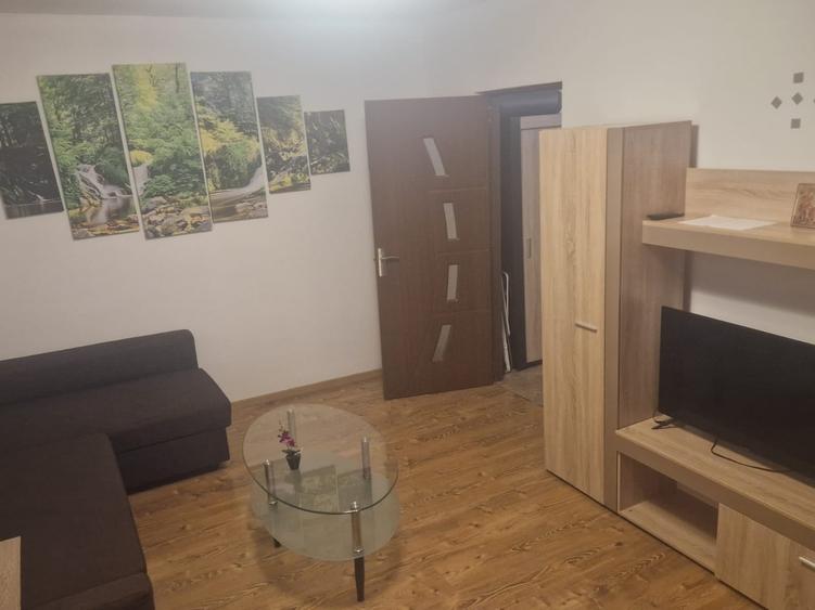 Garsonieră decomandată, mobilată în Dristor