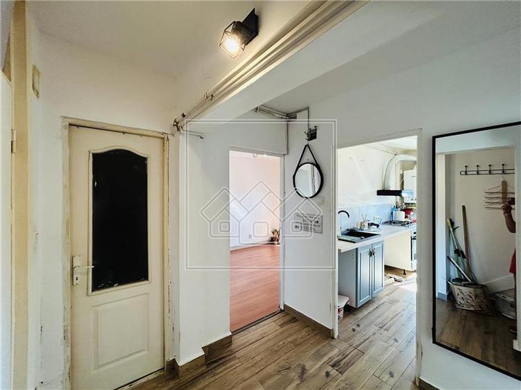 Apartament cu 2 camere decomandat în Ștrand