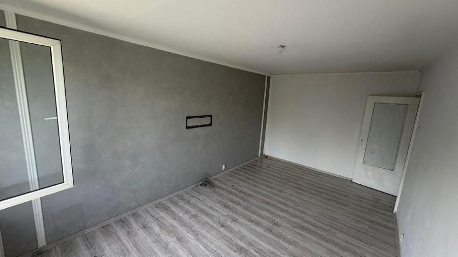 Apartament cu 3 camere decomandat în Rahova