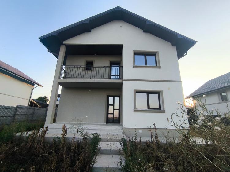 Casă individuală cu 5 camere cu Canalizare în Valea Lupului