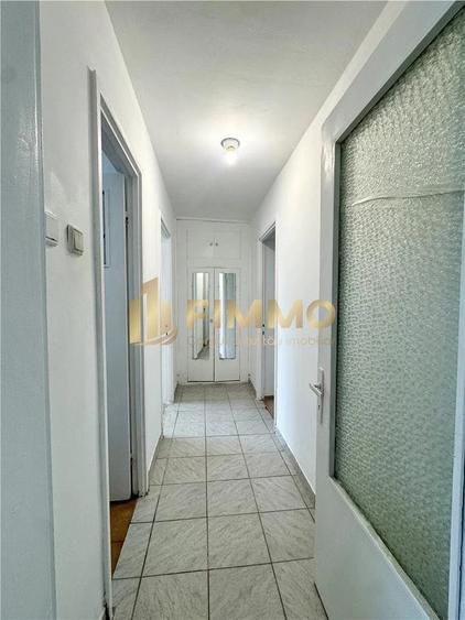 Apartament cu 3 camere semidecomandat în Poieni-Suceava