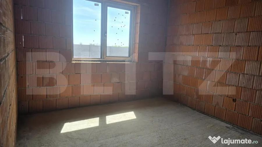 Casă cu 3 camere cu Teren 550 Mp în Lazuri