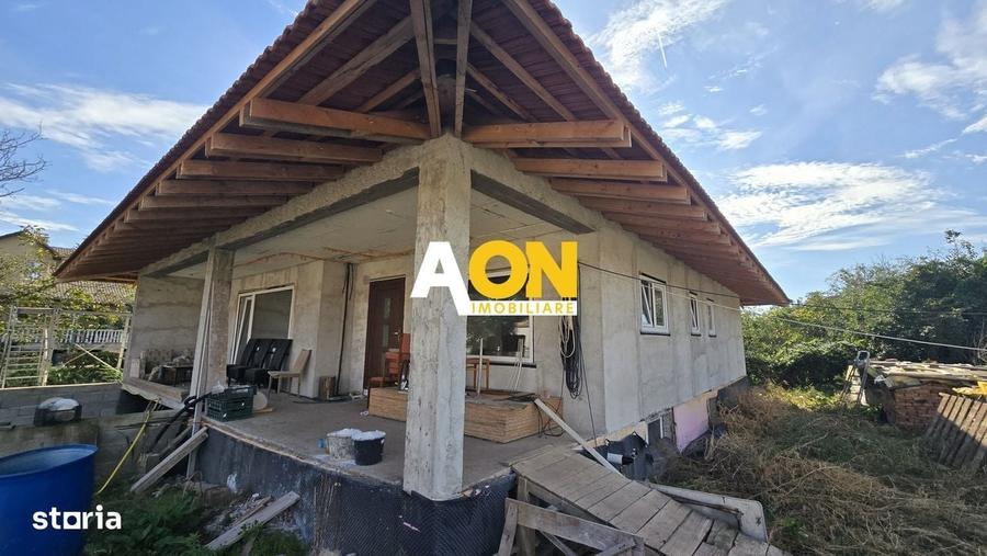 Casă cu 4 camere cu Teren 400 Mp în Micești