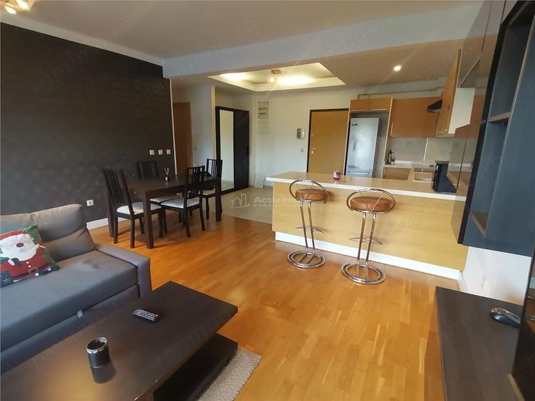 Apartament cu 2 camere semidecomandat în Tei