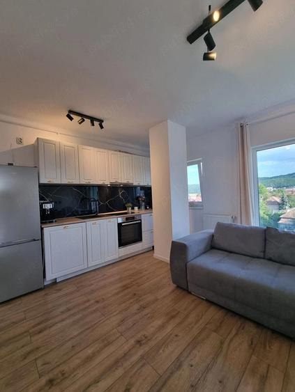 Apartament cu 2 camere decomandat în Florești
