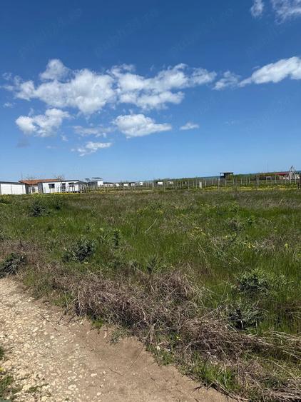 Teren de 500 mp, în Corbu