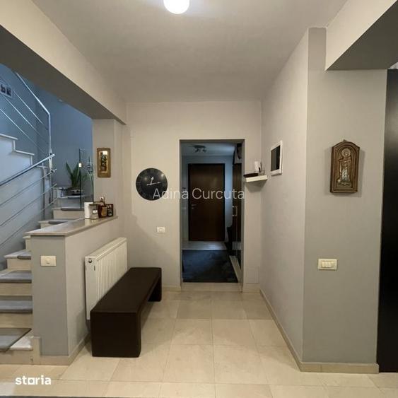 DE VANZARE: Vila cu 5 camere, terasa inchisa, garaj, ansamblu inchis -