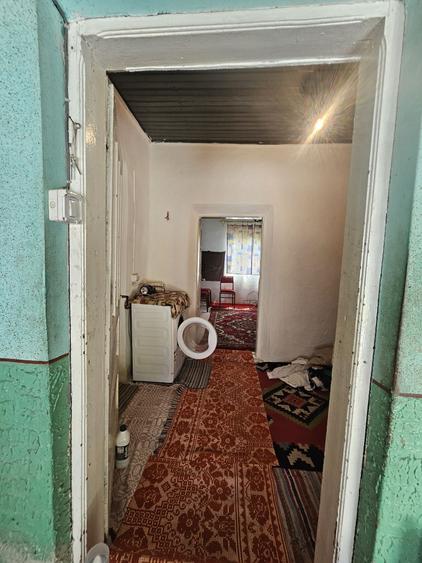 Casă cu 3 camere în Sărățeni