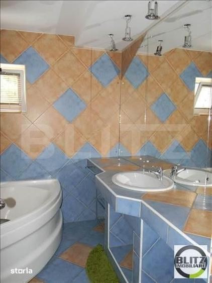 Apartament cu 3 camere semidecomandat în Plopilor