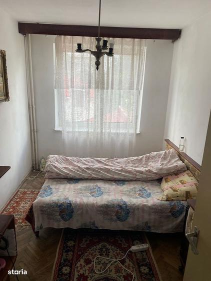 Apartament cu 4 camere decomandat în Central