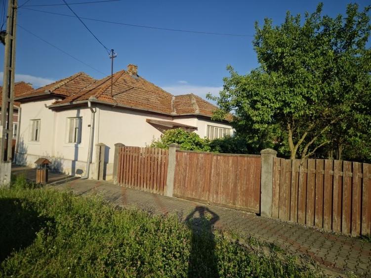 Casă cu 3 camere în Lechința