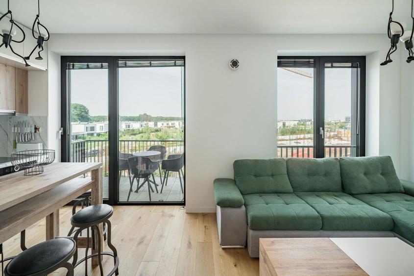Apartament cu 2 camere semidecomandat, mobilat în Tunari