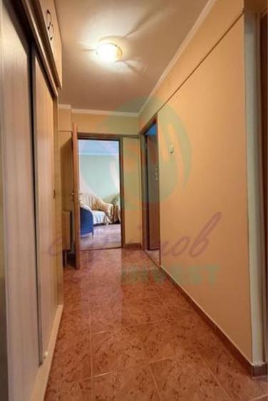 Apartament cu 3 camere decomandat în Obor