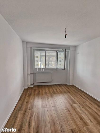 Apartament cu 3 camere în Tei