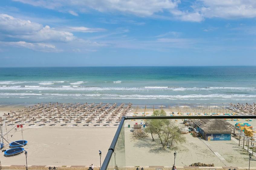 Apartament cu 3 camere decomandat în Mamaia-Sat