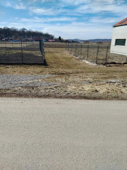 Teren de 2000 mp, în Lunca Calnicului