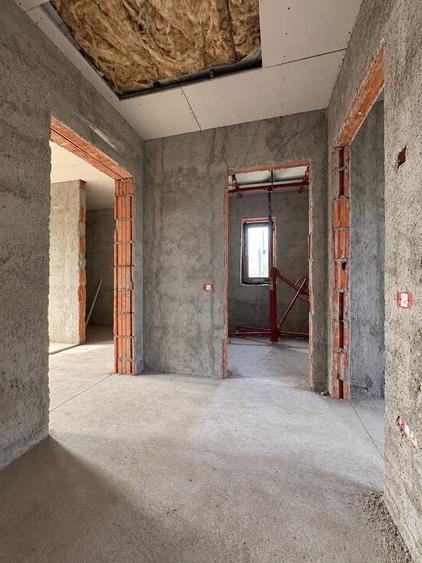 Duplex cu 4 camere cu Canalizare în Moșnița Nouă